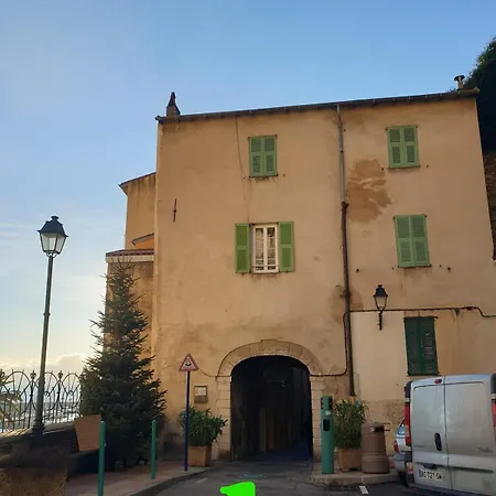 Apartment Avec Coin Nuit - Vieille Climatise