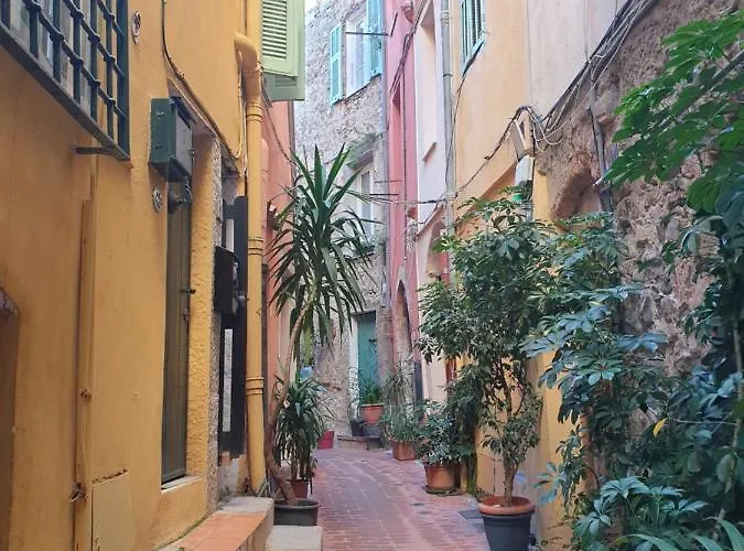 Apartment Avec Coin Nuit - Vieille Climatise *