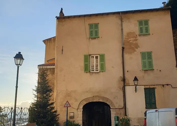 Apartment Avec Coin Nuit - Vieille Climatise