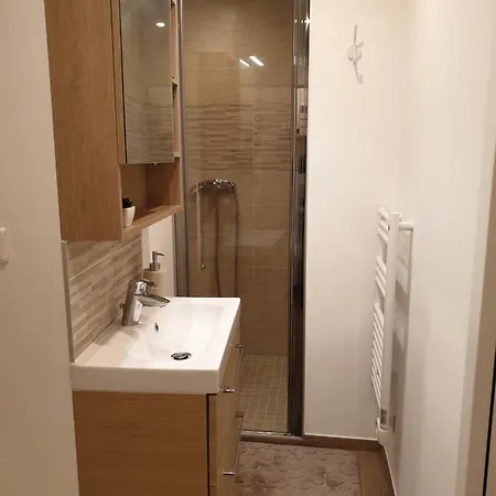 Appartement Avec Coin Nuit - Vieille Climatise