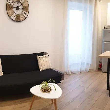 Avec Coin Nuit - Vieille Climatise * מנטון