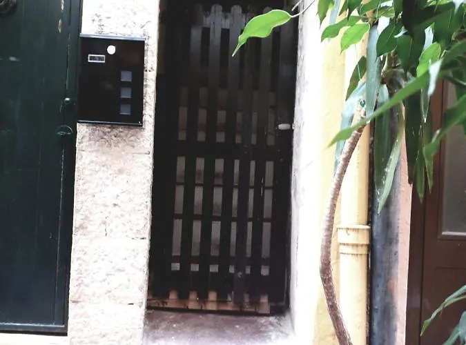 Avec Coin Nuit - Vieille Climatise * Мантон