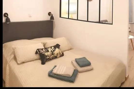 Avec Coin Nuit - Vieille Climatise Μεντόν