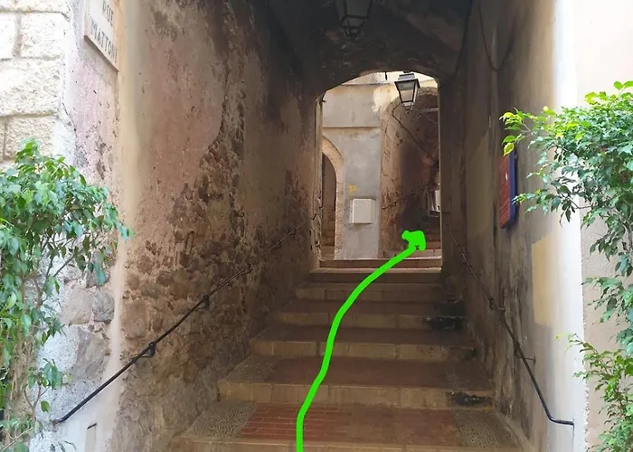 Avec Coin Nuit - Vieille Climatise * Μεντόν